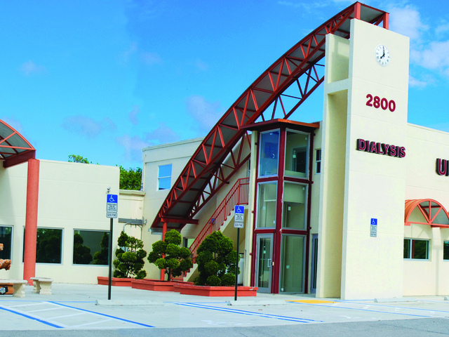 UNIVERSAL KIDNEY CENTER INC